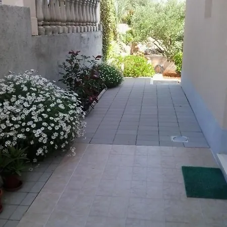 With A Parking Space Okrug Gornji, Ciovo - 13562 特罗吉尔