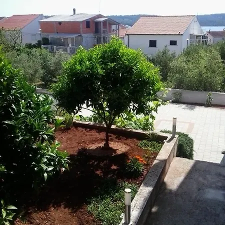 With A Parking Space Okrug Gornji, Ciovo - 13562 *