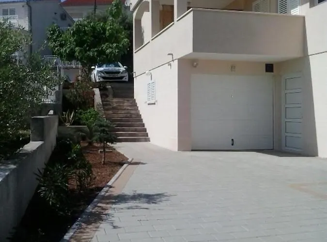 With A Parking Space Okrug Gornji, Ciovo - 13562 Apartment *